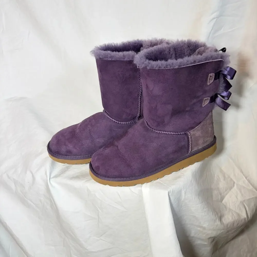 UGG Womens Bailey bow Purple short boots.  Size 6. 2 bows. Rare color Nightshade